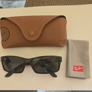 Ray-Ban Black Sunglasses with Brown Case